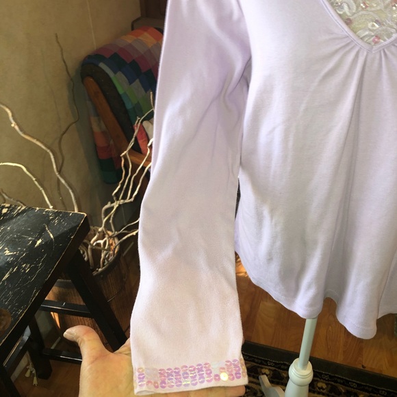 BASIC EDITIONS SIZE LARGE LIGHT PURPLE LONG SLEEVE V/NECK TOP WITH LACE - Picture 3 of 5